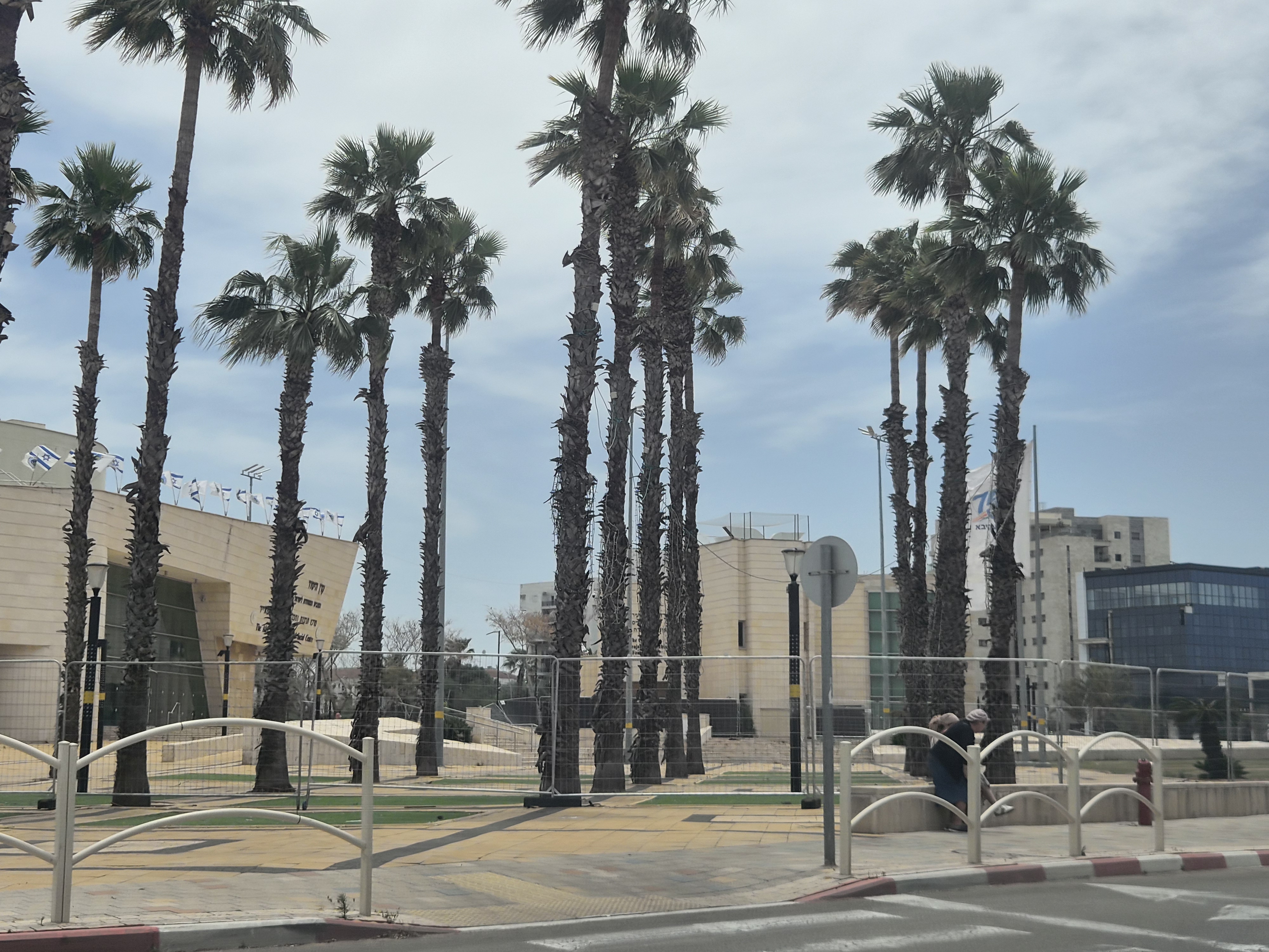 ההיערכות לחגיגות הקיץ באור עקיבא בעיצומה