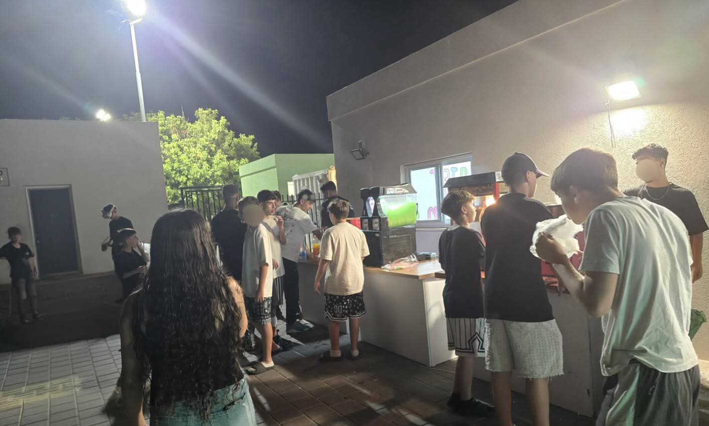 כך פתחו בני הנוער של קיסריה את החופש הגדול: מוזיקה, אטרקציות ואווירת קיץ חגיגית