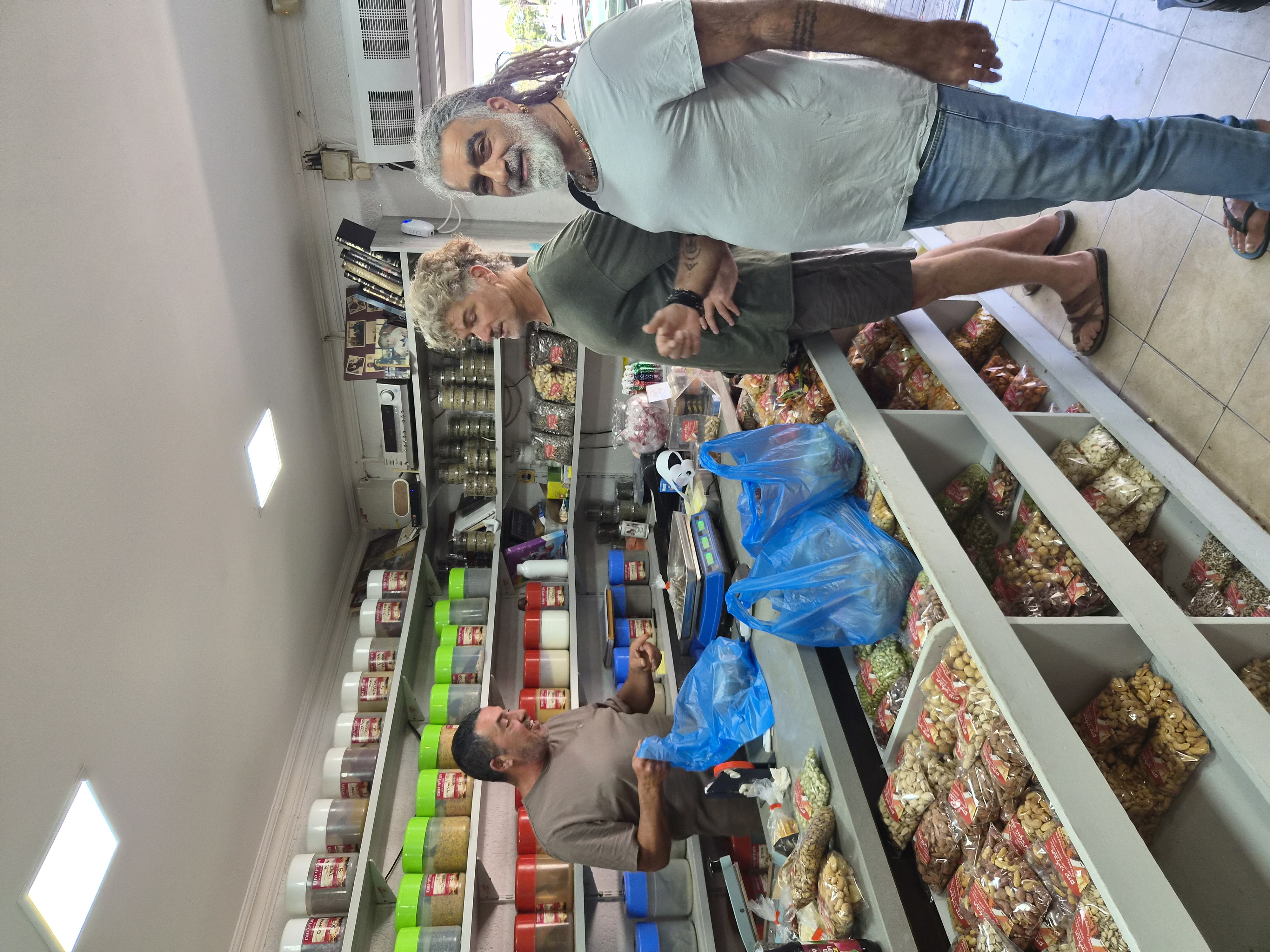 הסוד של מוש בן ארי באור עקיבא נחשף: "בשביל החנות הזאת הייתי עובר לגור כאן"