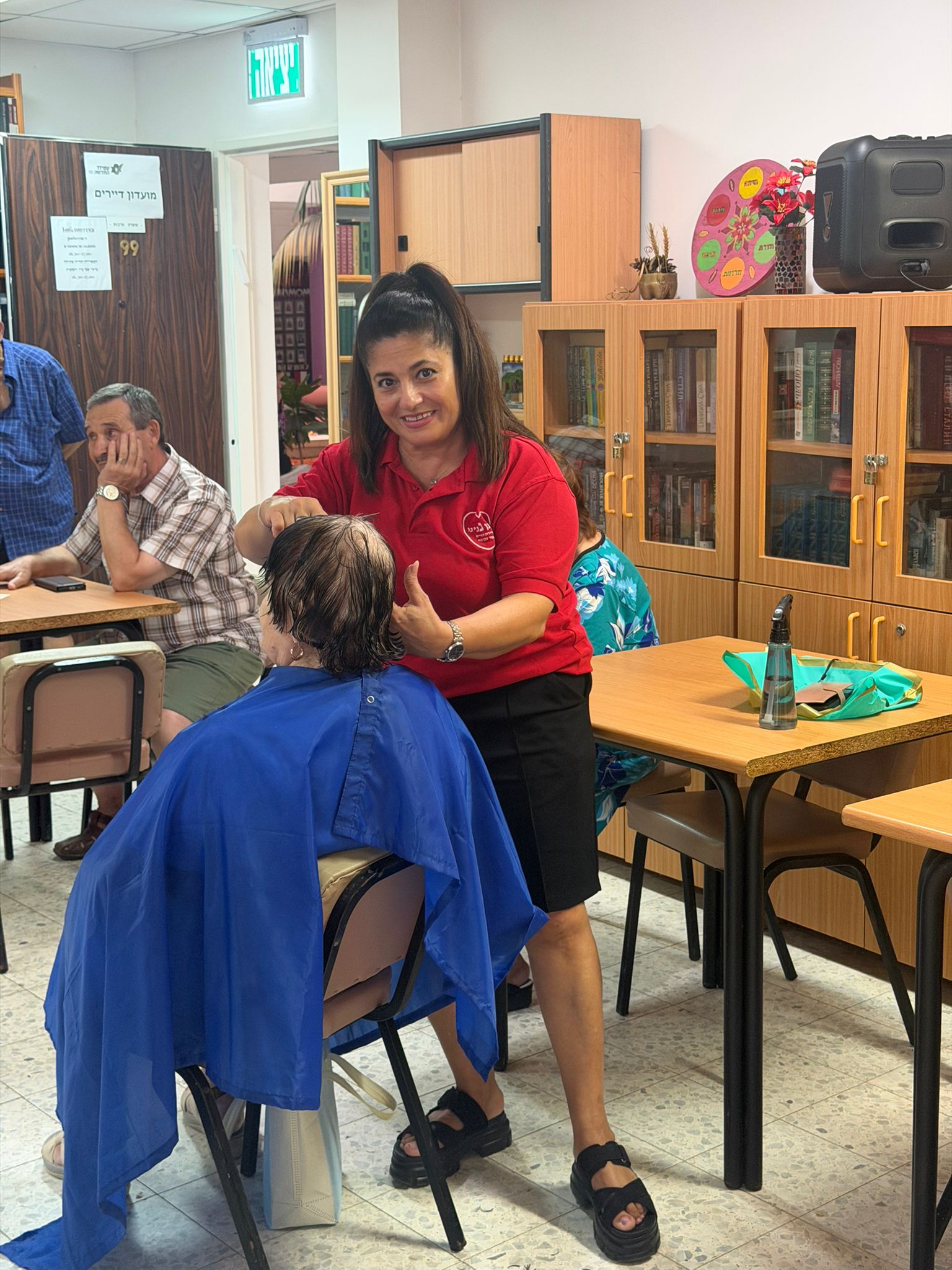 רגע לפני החג: חברי הסיירת הגיעו להוסטל כדי לפנק, לשמח ולתת מכל הלב